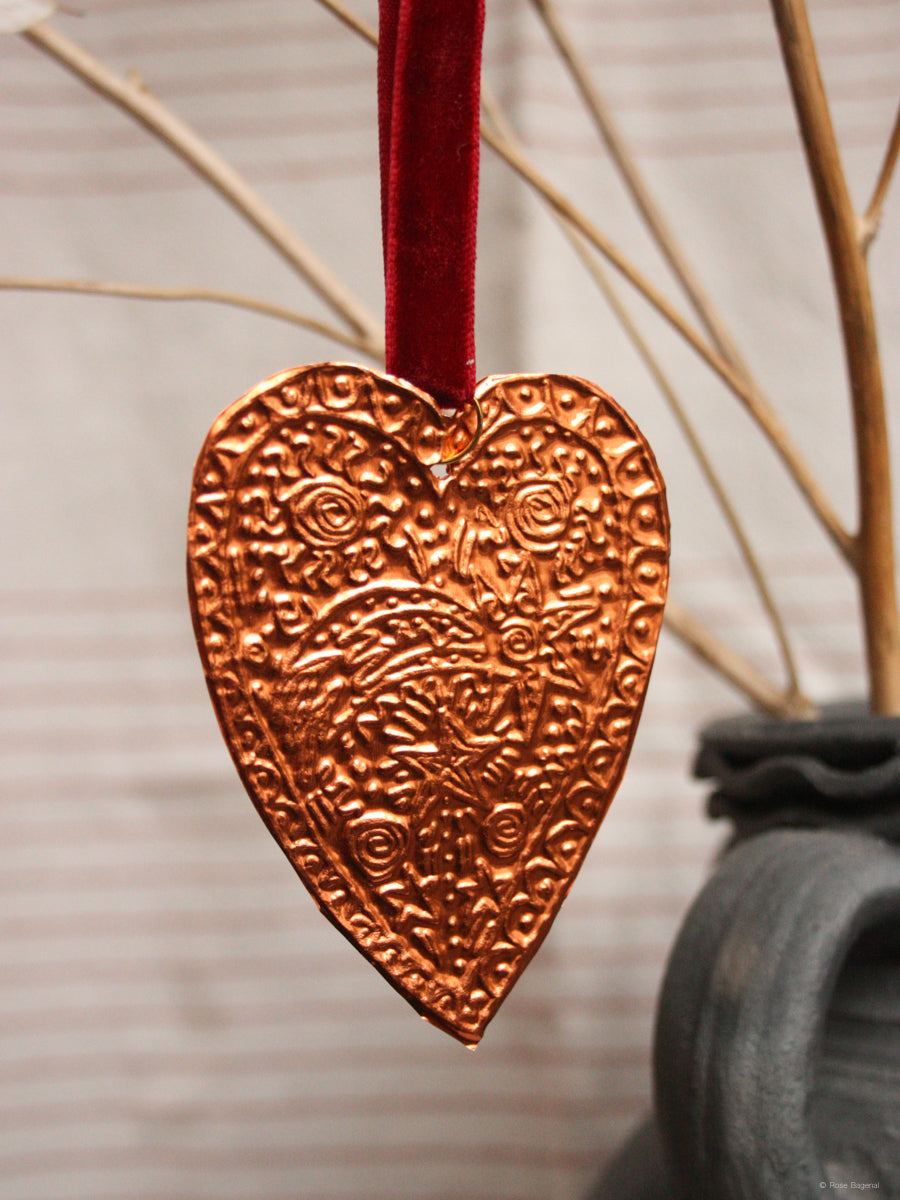 Flamed Copper Finish Heart Wind Spinner - Hanging Garden Ornament For Yard Decor